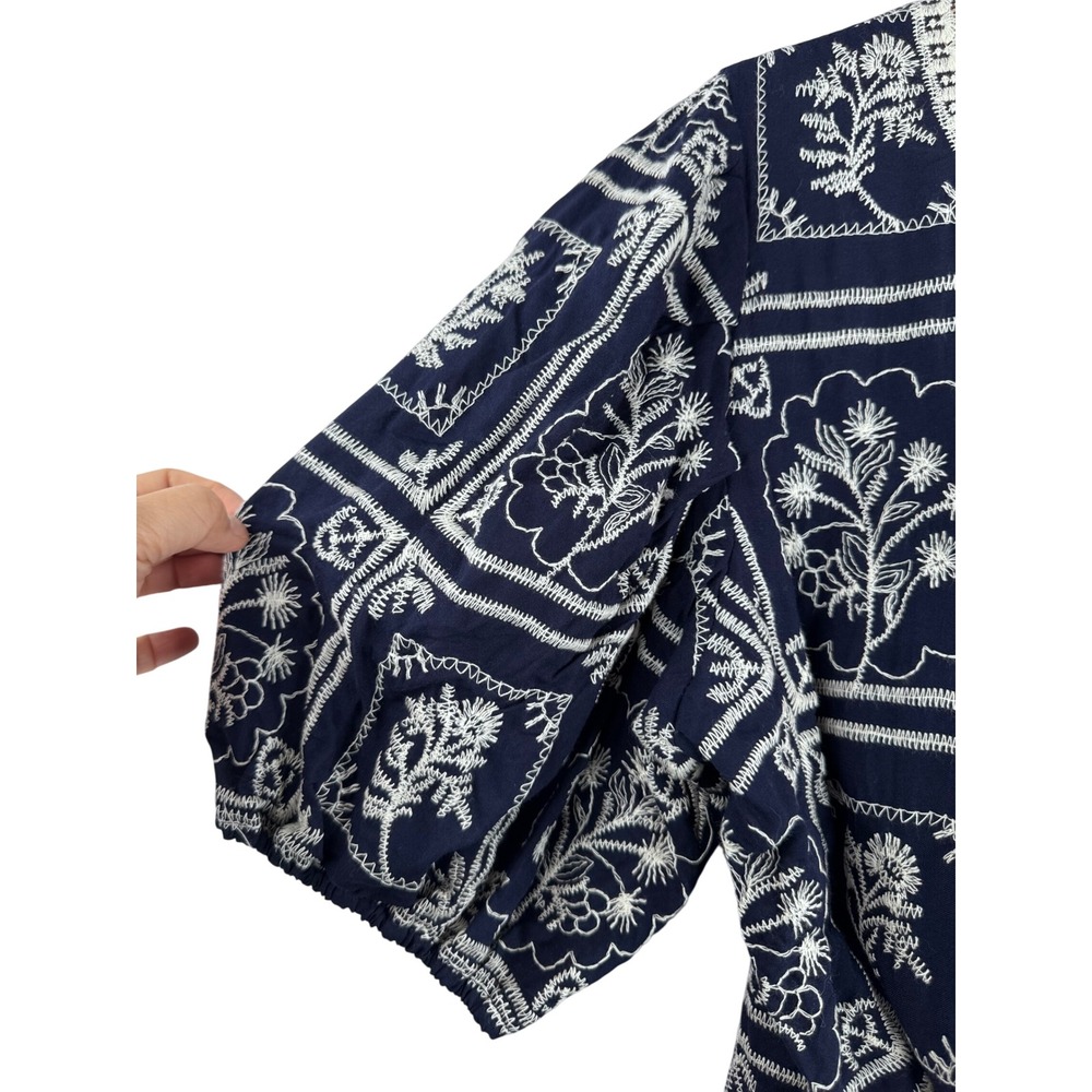 Solitaire Embroidered Blouse sz L Navy Blue White Puff Sleeve Scalloped boho - Picture 5 of 7